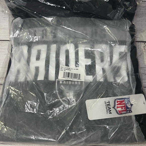 Zubaz NFL Mens Solid Elevated Lightweight Hoodie LAS VEGAS RAIDERS Mens Medium - Picture 3 of 3